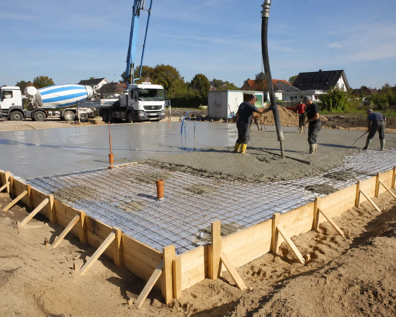 Bodenplatte wird betoniert